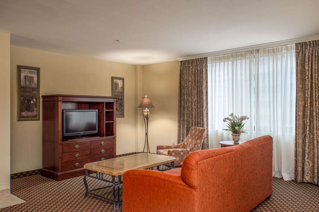 arlington court suites a clarion collection hotel