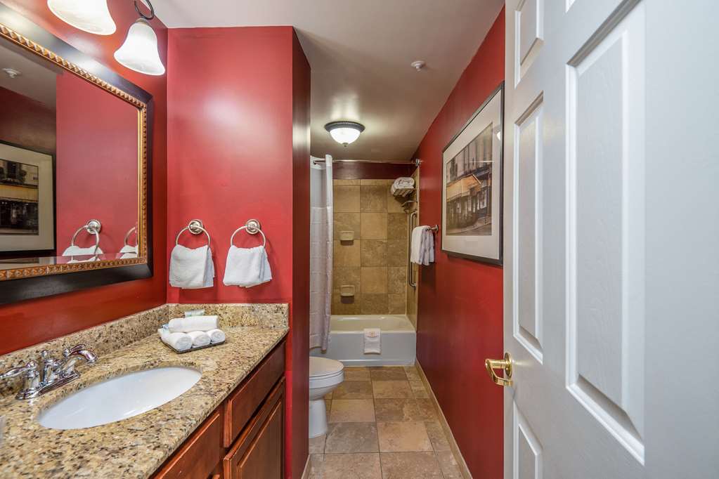 arlington court suites a clarion collection hotel