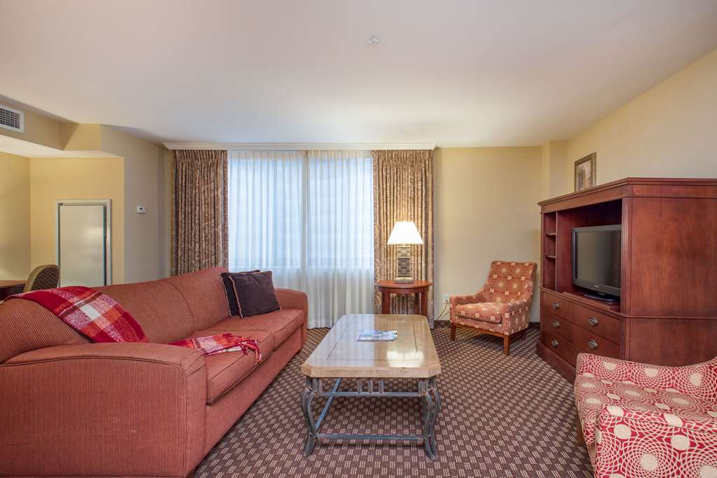 arlington court suites a clarion collection hotel