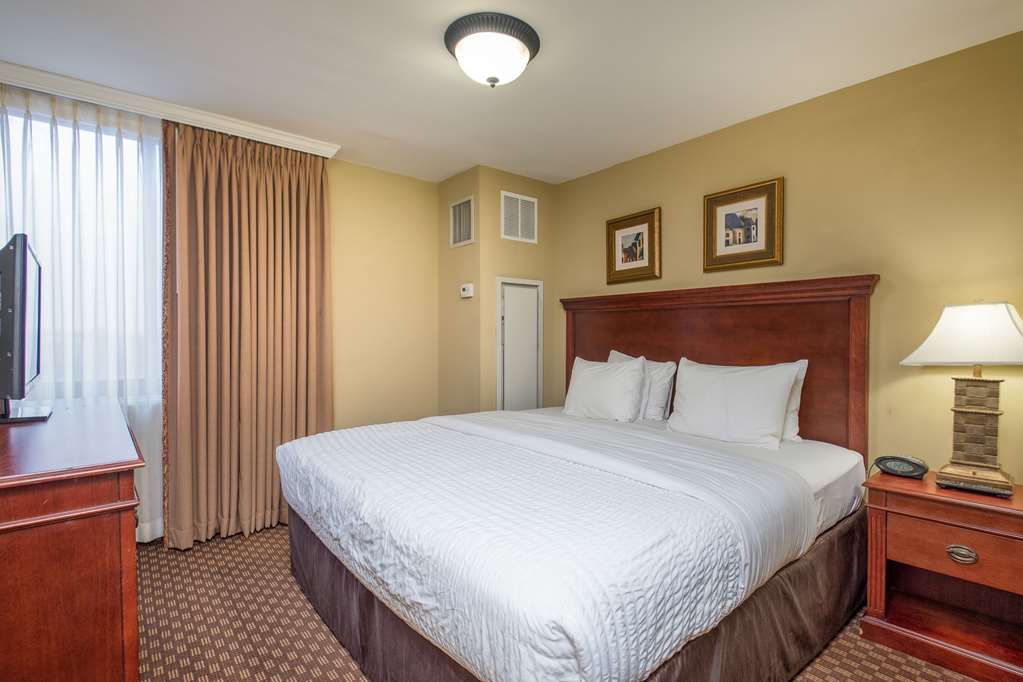 arlington court suites a clarion collection hotel