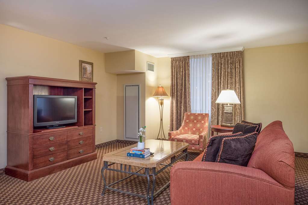 arlington court suites a clarion collection hotel