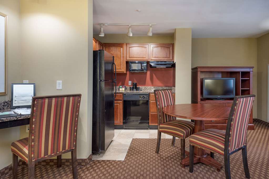 arlington court suites a clarion collection hotel