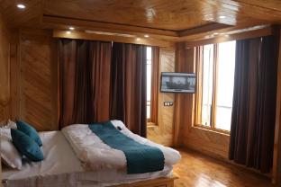 the outhouse forest view kalatop