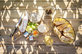 cote lac hostel evian