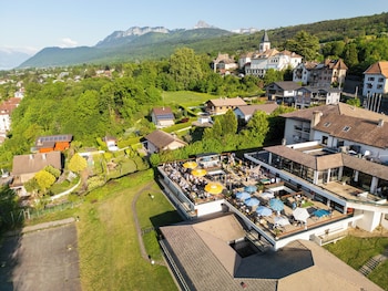 cote lac hostel evian