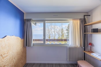cote lac hostel evian