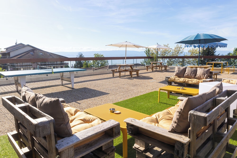 cote lac hostel evian