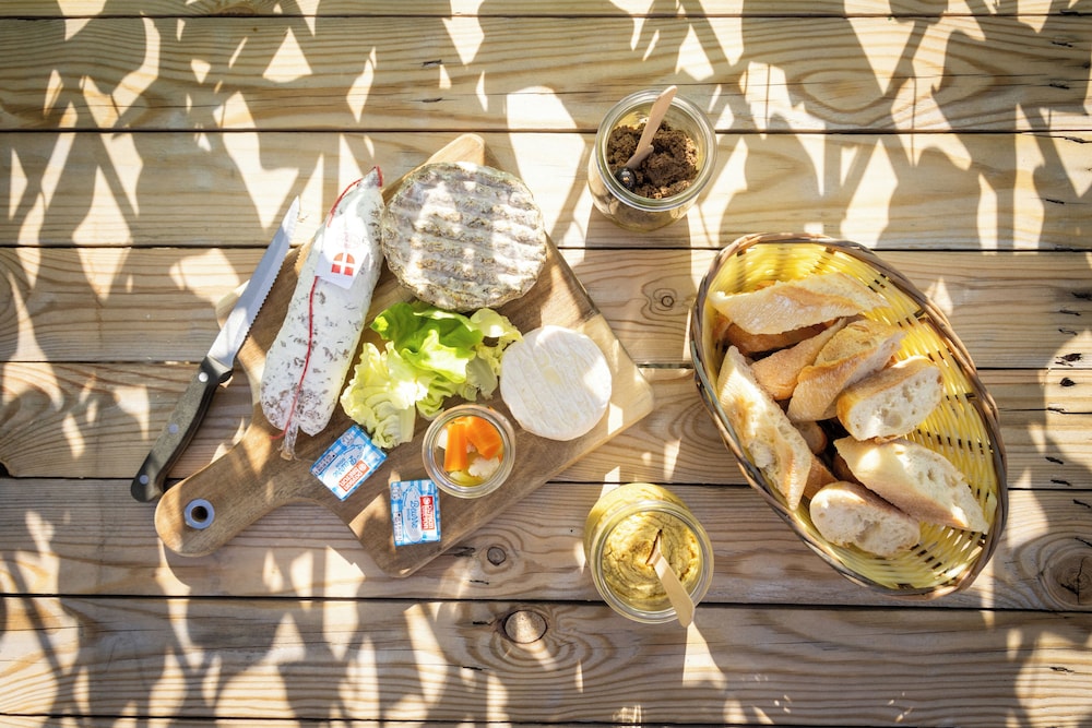 cote lac hostel evian