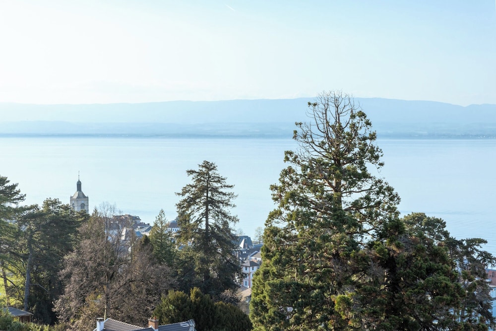 cote lac hostel evian