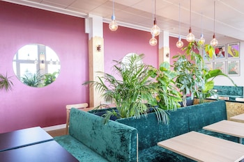 Côté Lac Hostel Evian,531 Avenue De Neuvecelle,0 star