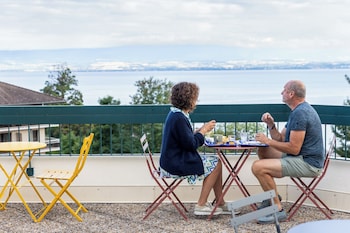 Côté Lac Hostel Evian,531 Avenue De Neuvecelle,0 star