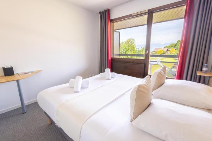 cote lac hostel evian