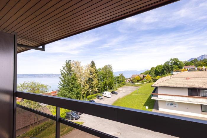 cote lac hostel evian