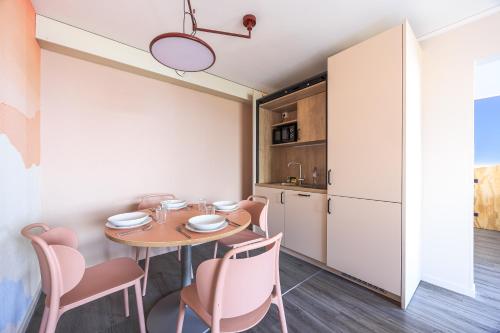 cote lac hostel evian