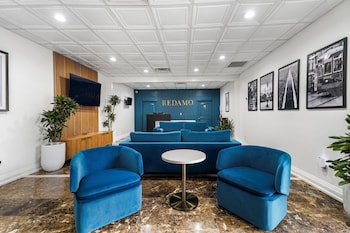 Redamo Suites,3401 Jefferson Hwy,2 star
