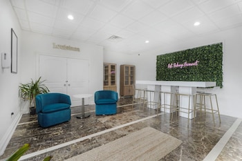 Redamo Suites,3401 Jefferson Hwy,2 star