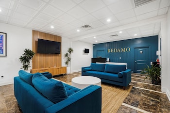 Redamo Suites,3401 Jefferson Hwy,2 star