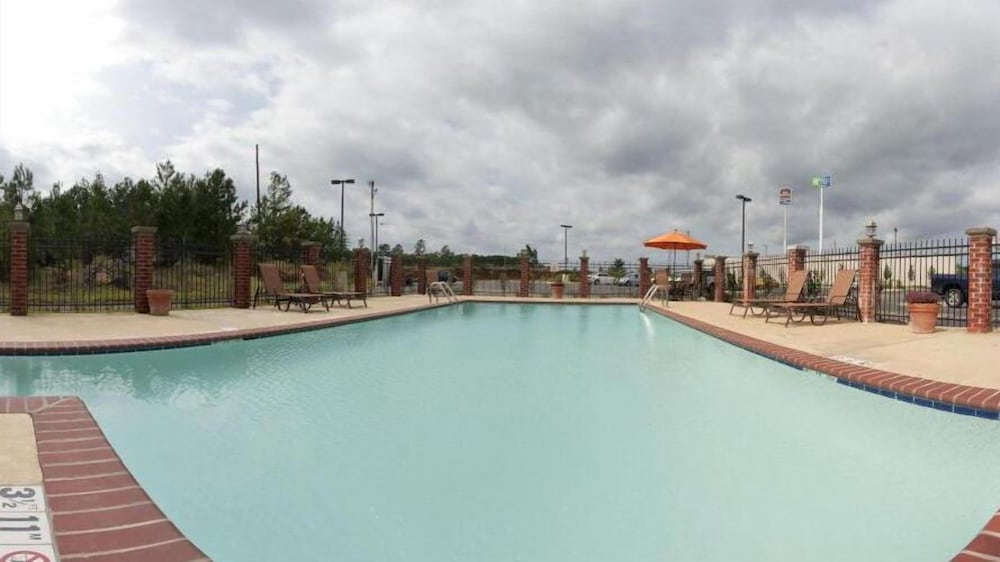 holiday inn express hotel and suites natchitoches by ihg