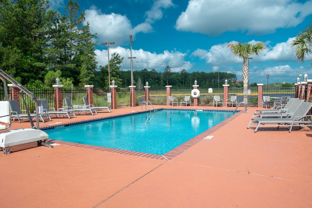 holiday inn express hotel and suites natchitoches by ihg