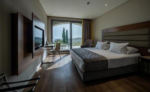 golden crown hotel