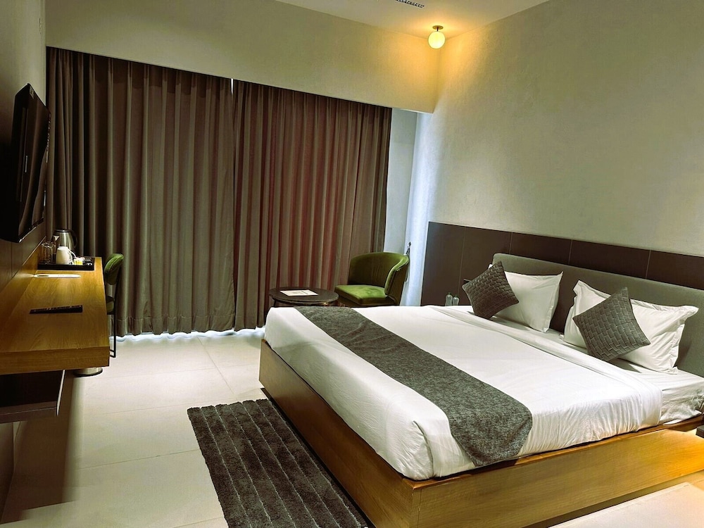 court regalia unit of s and g festivities