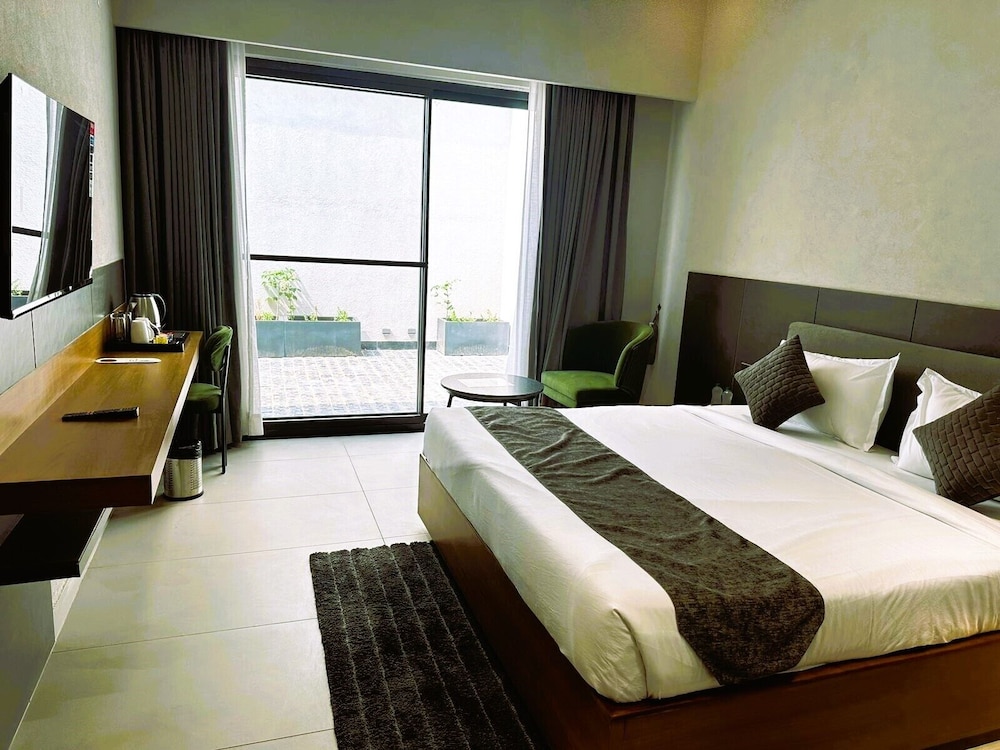 court regalia unit of s and g festivities