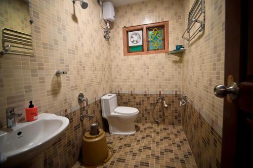 Benzy Palace Resort,,3 star