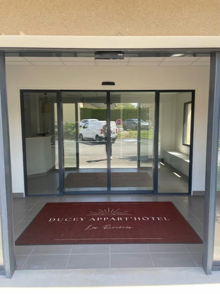 ducey apparthotel les rivieres