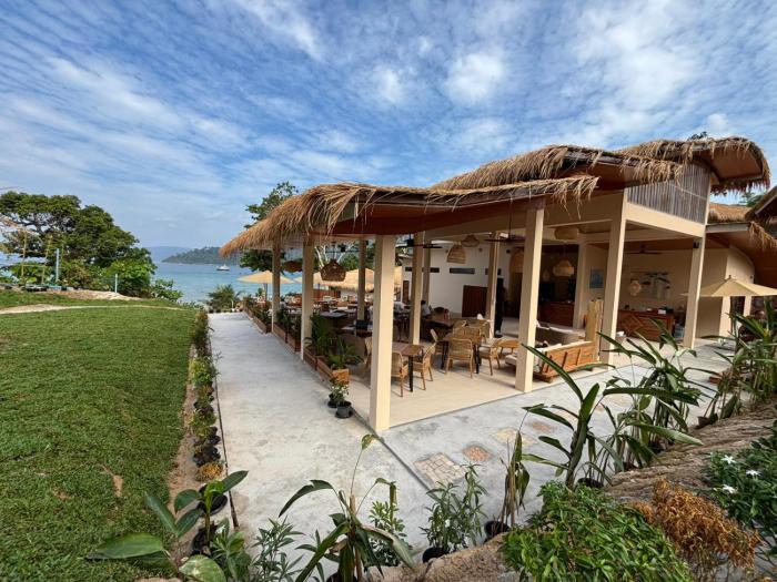 ten moons sunset villas