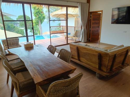 ten moons sunset villas