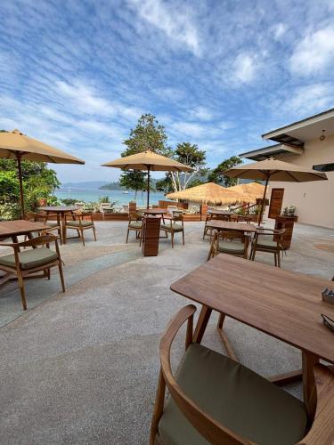 ten moons sunset villas