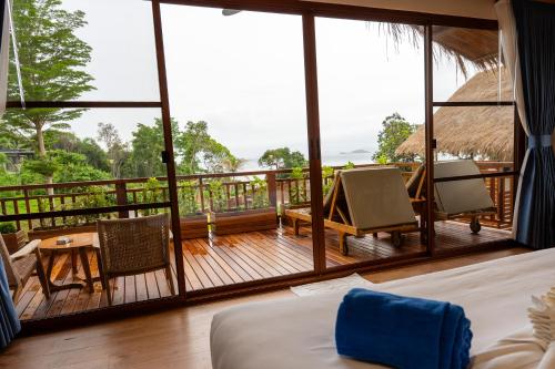 ten moons sunset villas