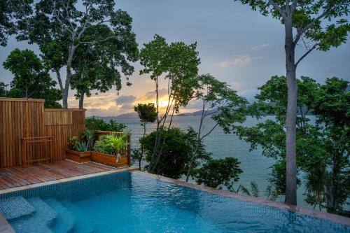 ten moons sunset villas