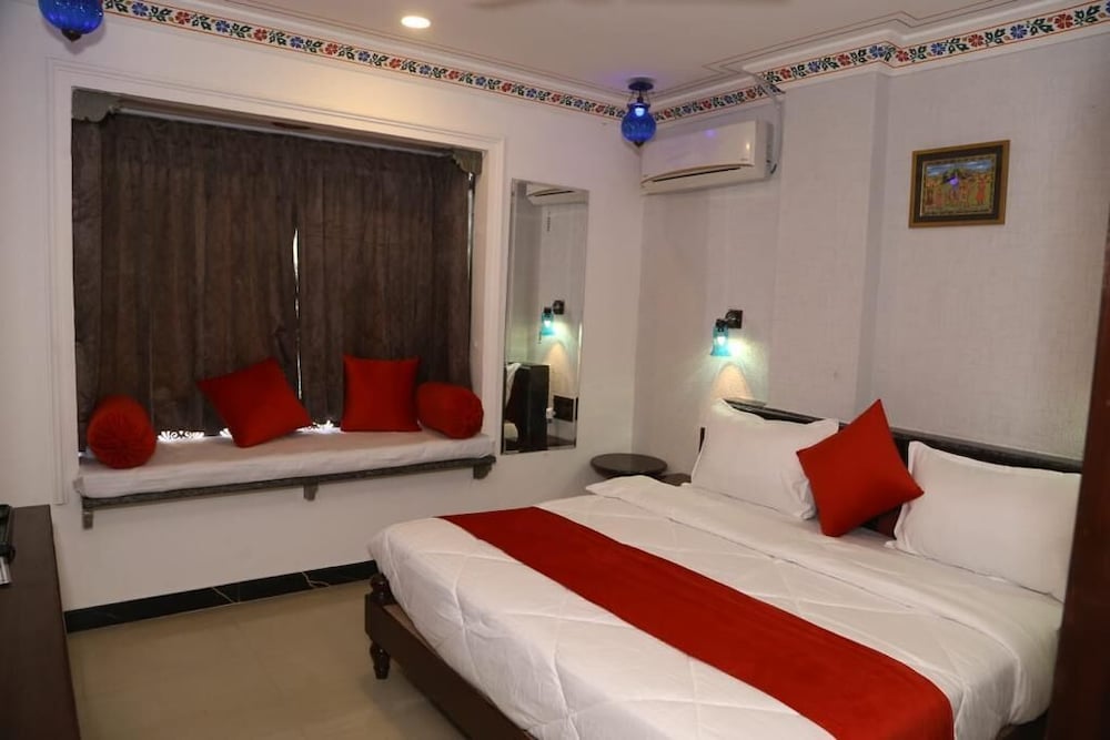 hotel ambika chirwa house