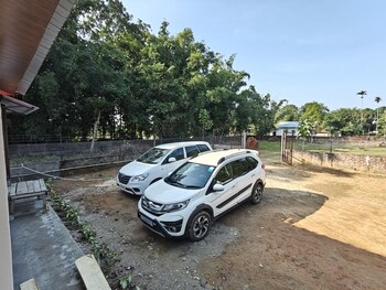 Ejaar Homestay,,3 star