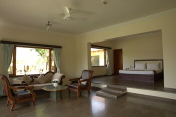 Yaan Bagela Villa,,4 star