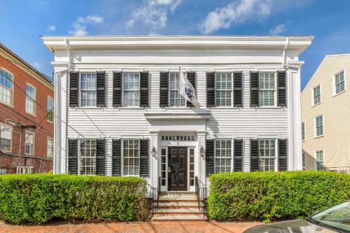 Essex Street Inn & Suites, Ascend Hotel Collection,Newburyport>>Amesbury,4 star