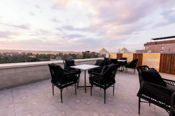 Remal Pyramids Hotel,96 El Mansoureya Road, Haram,5 star