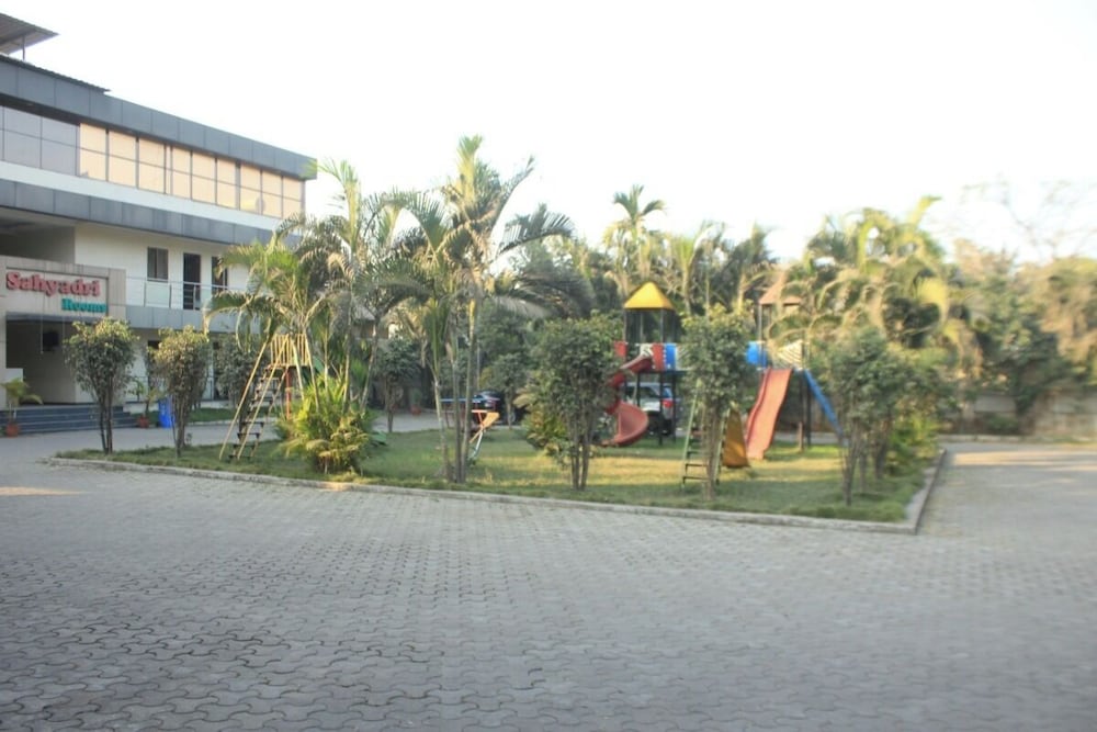 sahyadri guest house