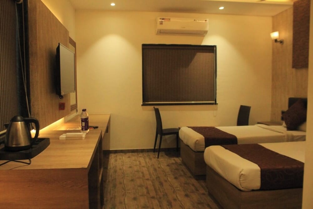 sahyadri guest house