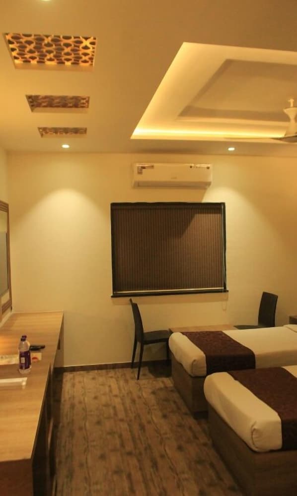 sahyadri guest house