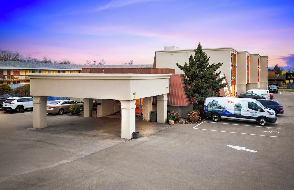 niagara lodge and suites