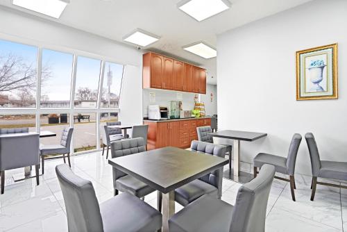 niagara lodge and suites