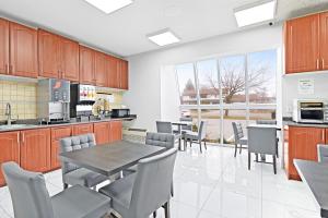 niagara lodge and suites