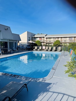 niagara lodge and suites