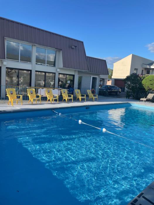 niagara lodge and suites