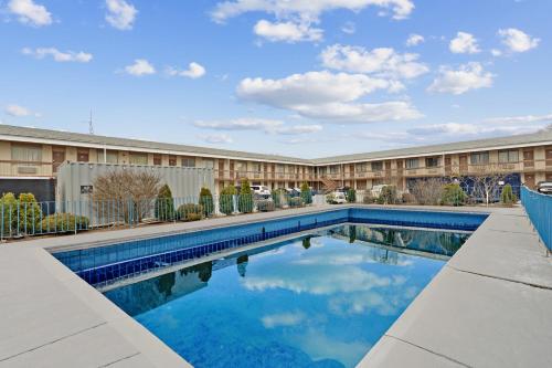 Niagara Lodge & Suites,Niagara Falls>>Lundy's Lane,2 star