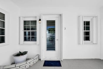 Inlet Palm Beaches,,2 star