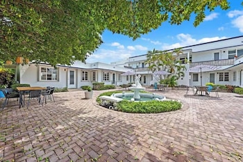 Inlet Palm Beaches,,2 star