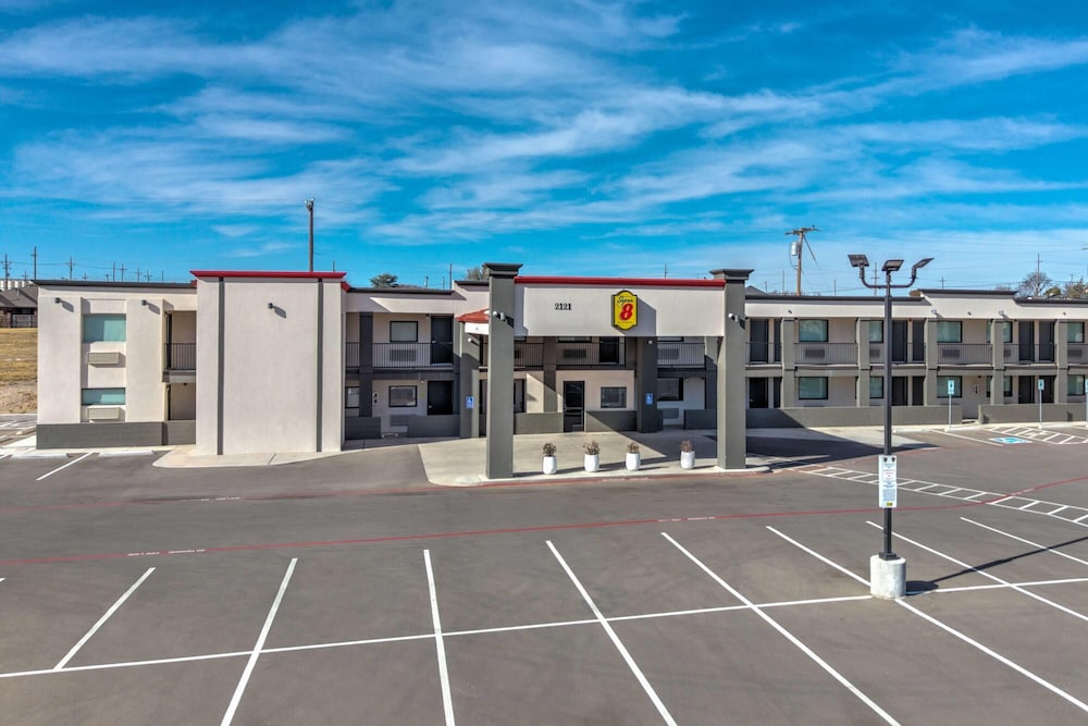 super 8 by wyndham lubbock airport